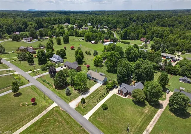 4th image of 5493 Rolling Meadows Rd, Randleman, NC 27317 | MLS# 1227443