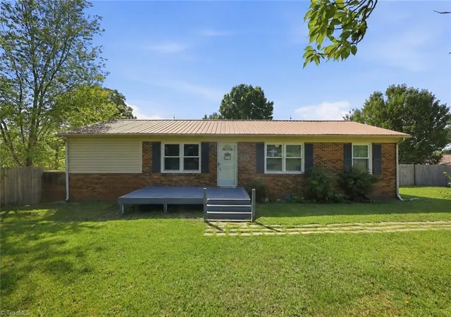 Photo 1 of Single family home for sale at 4228 Valley Cir, Thomasville, NC 27360 | MLS# 1226046 | Listing updated on 2026-09-02