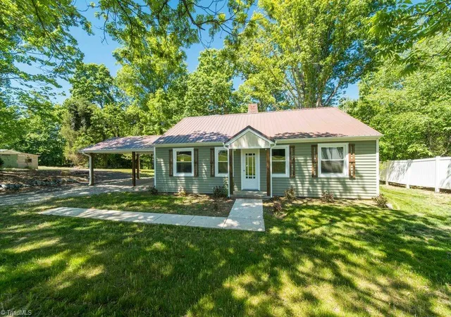 Homes for sale in Walnut Cove, NC | 7280 Dennis Rd, Walnut Cove, NC 27052 | MLS# 1219132