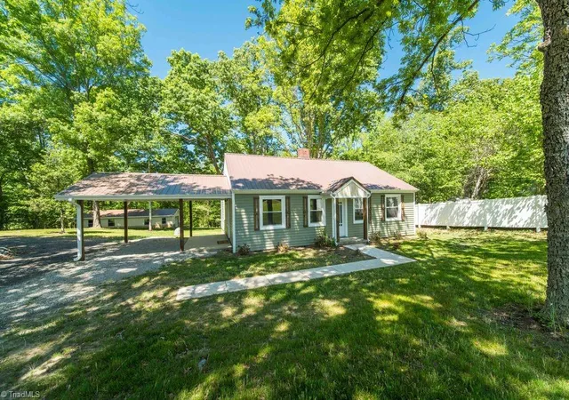Homes for sale in Walnut Cove, NC | 7280 Dennis Rd, Walnut Cove, NC 27052 | MLS# 1219132