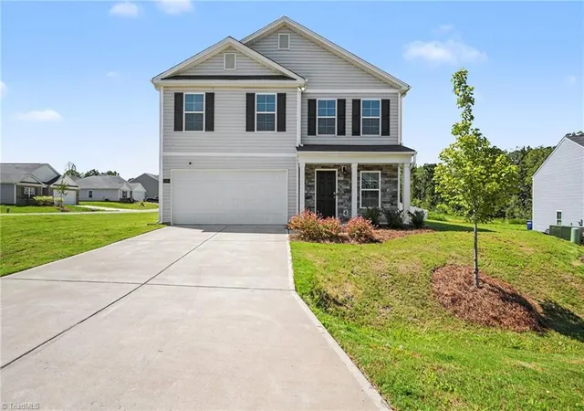 Photo 2 of Single family home for sale at 154 Stone River Wy, Mayodan, NC 27027 | MLS# 1233428 | Listing updated on 2026-10-04