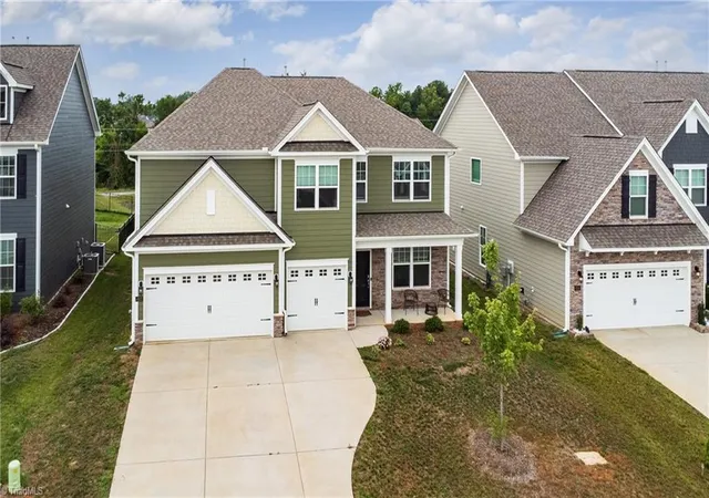 Photo 3 of Single family home for sale at 4237 Toucan Trl, High Point, NC 27265 | MLS# 1226348 | Listing updated on 2026-09-05