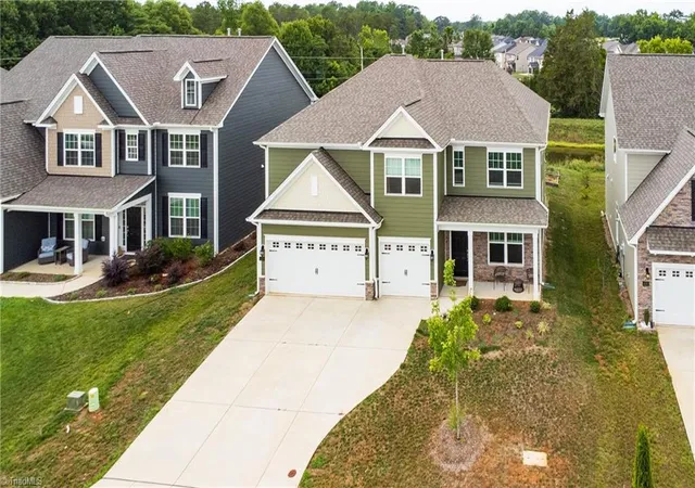 Photo 3 of Single family home for sale at 4237 Toucan Trl, High Point, NC 27265 | MLS# 1226348 | Listing updated on 2026-09-05