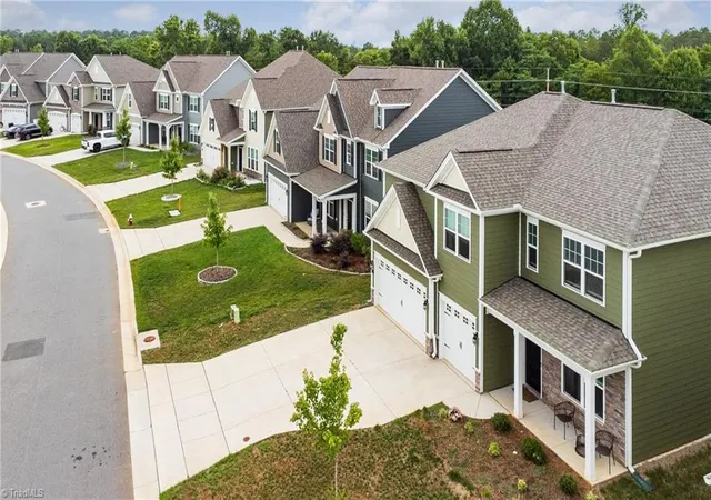 Photo 4 of Single family home for sale at 4237 Toucan Trl, High Point, NC 27265 | MLS# 1226348 | Listing updated on 2026-09-05