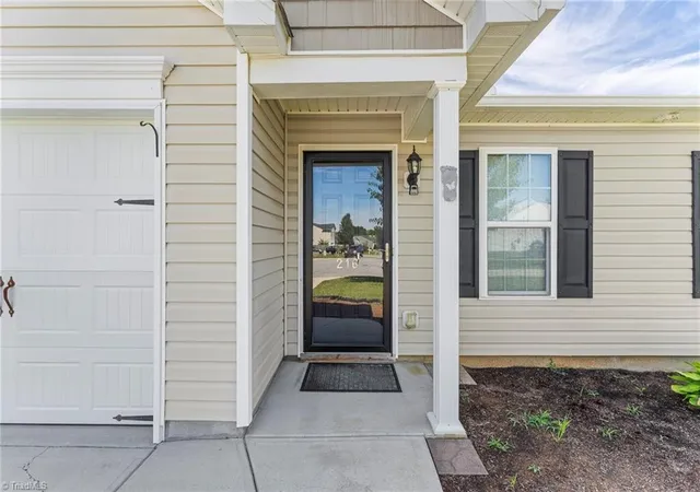 4th image of 216 Florida Dr, Thomasville, NC 27360 | MLS# 1225914