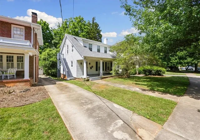3rd image of 2021 Elizabeth Ave, Winston Salem, NC 27103 | MLS# 1222795