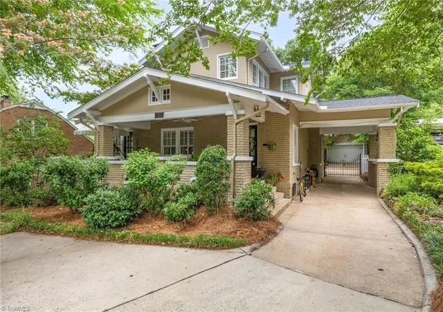 Photo 1 of Single family home for sale at 910 Courtland St, Greensboro, NC 27401 | MLS# 1224011 | Listing updated on 2026-09-09