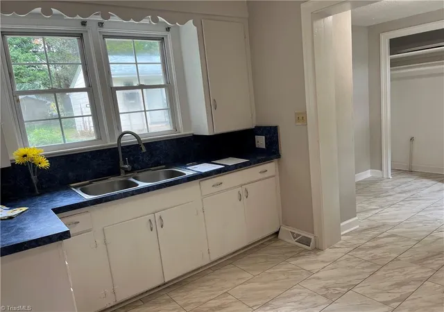 5th image of 3351 Emory Dr, Winston Salem, NC 27103 | MLS# 1225525