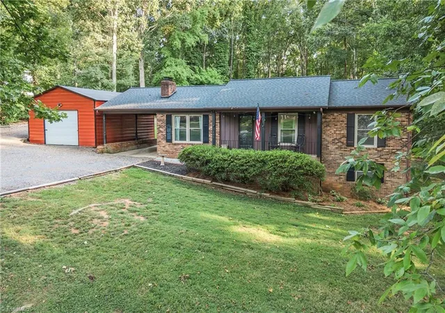 Photo 2 of Single family home for sale at 206 Laura Rd, Madison, NC 27025 | MLS# 1231324 | Listing updated on 2026-08-19