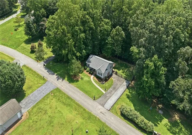 4th image of 1035 Trinity Pl Rd, Tobaccoville, NC 27050 | MLS# 1230927