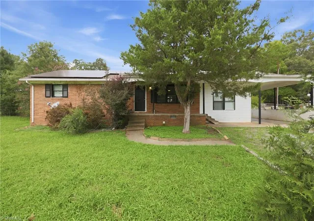 Photo 1 of Sale Pending at 2202 Old Orchard Ln, Burlington, NC 27217 | MLS# 1233952 | Listing updated on 2026-09-03
