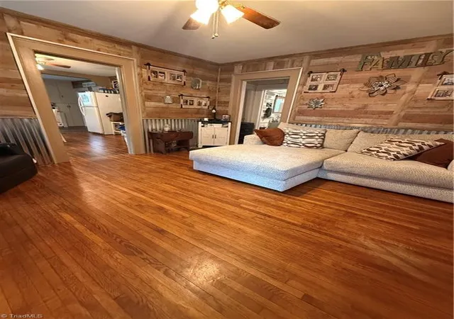 4th image of 409 E Oak St, Mount Airy, NC 27030 | MLS# 1228165