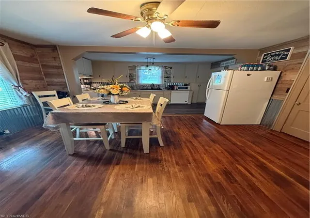 5th image of 409 E Oak St, Mount Airy, NC 27030 | MLS# 1228165