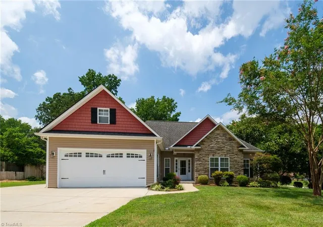 Photo 3 of Sale Pending at 110 Grayson Dr, Salisbury, NC 28147 | MLS# 1231089 | Listing updated on 2026-08-30