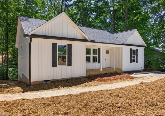 Photo 1 of Single family home for sale at 239 Lake Dr 8, Lexington, NC 27292 | MLS# 1231744 | Listing updated on 2026-08-19
