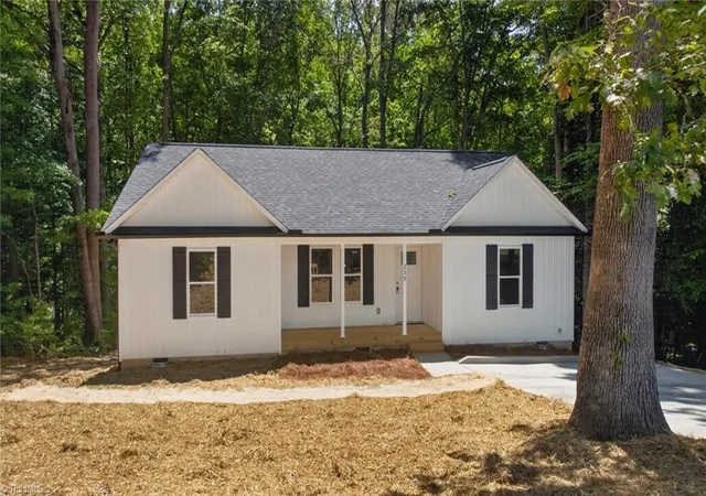 Photo 3 of Single family home for sale at 239 Lake Dr 8, Lexington, NC 27292 | MLS# 1231744 | Listing updated on 2026-08-19