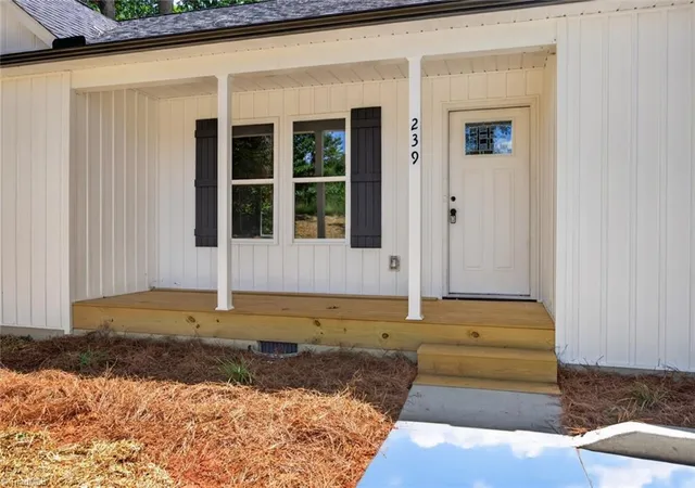 Photo 3 of Single family home for sale at 239 Lake Dr 8, Lexington, NC 27292 | MLS# 1231744 | Listing updated on 2026-08-19