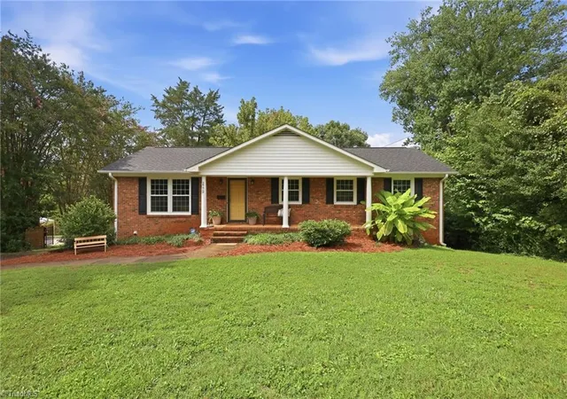 1st image of 2772 Edinberg Dr, Winston Salem, NC 27103 | MLS# 1233154