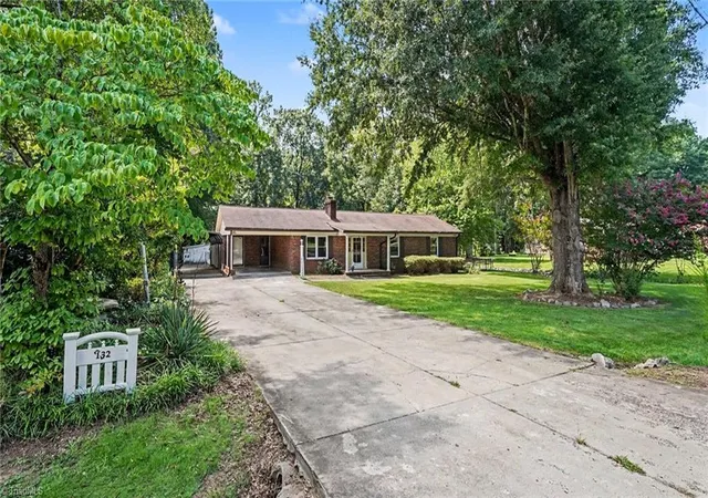 3rd image of 132 Cedarwood Dr, Eden, NC 27288 | MLS# 1230591