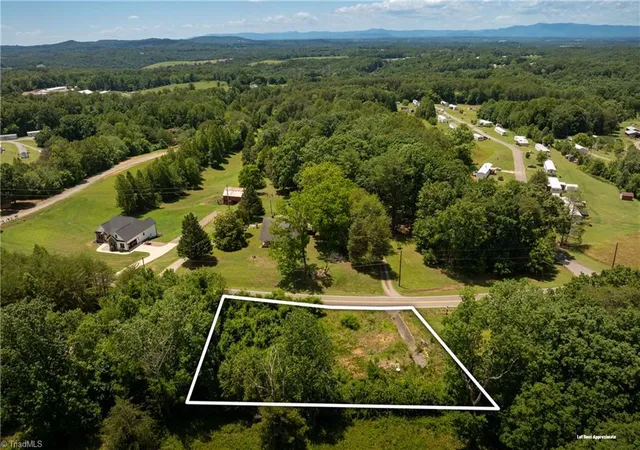 Homes for sale in Pilot Mountain, NC | 309 Ararat Longhill Rd, Pilot Mountain, NC 27041 | MLS# 1224881