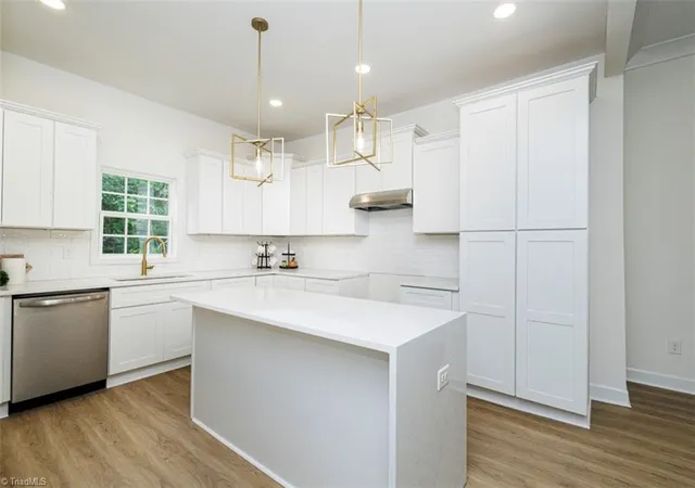 Photo 1 of Single family home for sale at 1300 N Main St, Salisbury, NC 28144 | MLS# 1224239 | Listing updated on 2026-09-22
