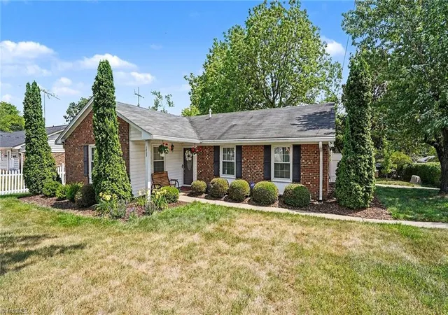 Photo 2 of Single family home for sale at 1805 W Vandalia Rd, Greensboro, NC 27406 | MLS# 1223956 | Listing updated on 2026-08-12