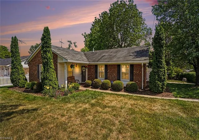 Photo 3 of Single family home for sale at 1805 W Vandalia Rd, Greensboro, NC 27406 | MLS# 1223956 | Listing updated on 2026-08-12