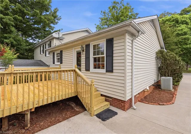Photo 2 of Sale Pending at 140 Petree Rd, Winston Salem, NC 27106 | MLS# 1219449 | Listing updated on 2026-10-02