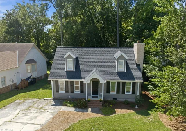 3rd image of 11 River Chase Ct, Greensboro, NC 27407 | MLS# 1232884