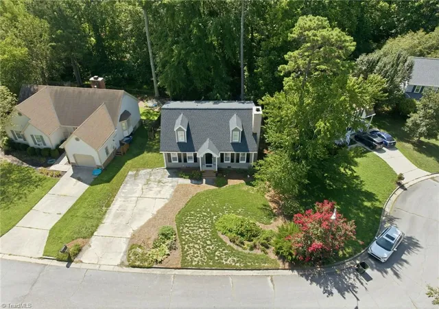 4th image of 11 River Chase Ct, Greensboro, NC 27407 | MLS# 1232884