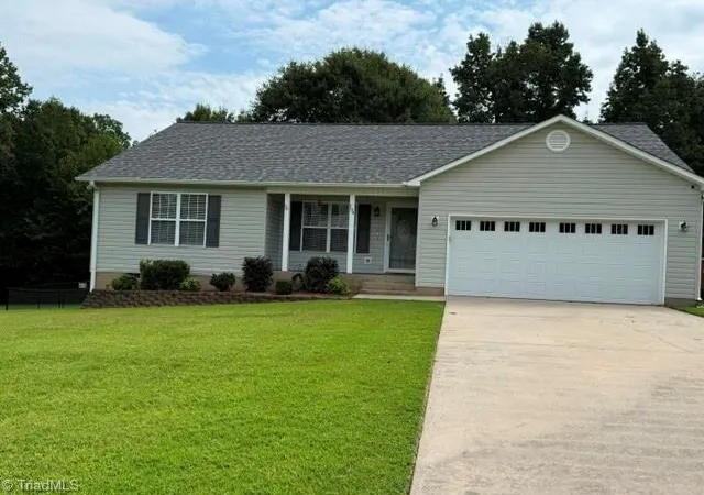 1st image of 194 Briarcreek Dr, Winston Salem, NC 27107 | MLS# 1233062