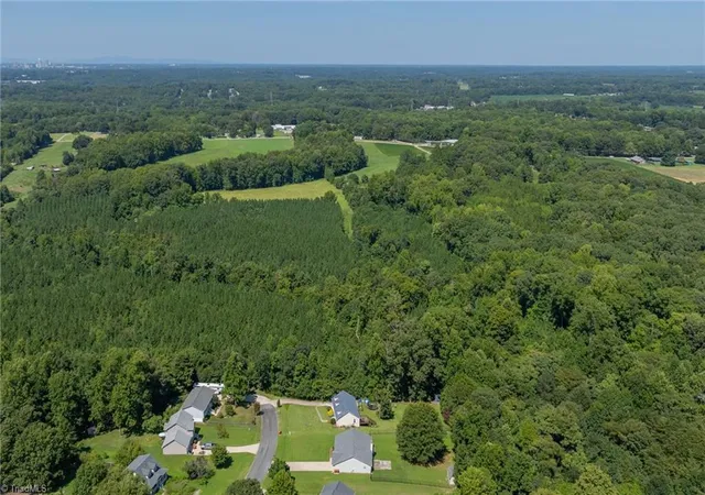 Photo 43 of Single family home for sale at 194 Briarcreek Dr, Winston Salem, NC 27107 | MLS# 1233062 | Listing updated on 2026-09-04