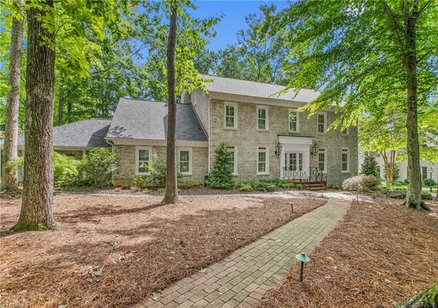 Photo 1 of Mansion for sale at 402 Parkmont Dr, Greensboro, NC 27408 | MLS# 1233558 | Listing updated on 2026-09-13