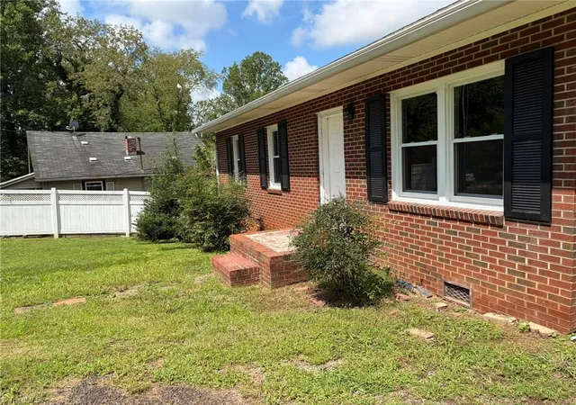 Photo 2 of Single family home for sale at 308 K St, North Wilkesboro, NC 28659 | MLS# 1229830 | Listing updated on 2026-08-27
