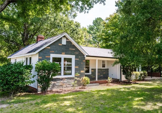 Photo 1 of Single family home for sale at 1224 Glenwood Ave, Salisbury, NC 28146 | MLS# 1233728 | Listing updated on 2026-08-27