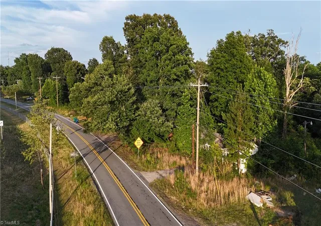 Homes for sale in Reidsville, NC | 231 Brooks Rd, Reidsville, NC 27320 | MLS# 1225099