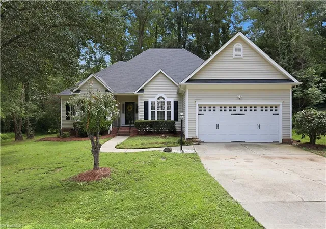 Photo 1 of Single family home for sale at 6025 Habersham Dr, Kernersville, NC 27284 | MLS# 1230160 | Listing updated on 2026-09-29
