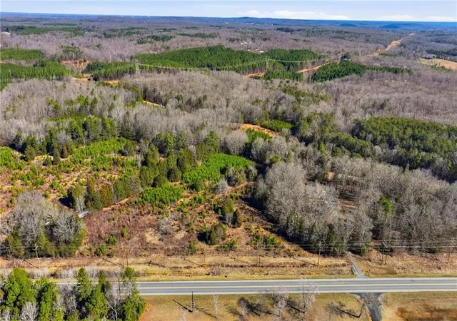 4th image of 8015 E Us Hwy 64, Thomasville, NC 27360 | MLS# 1209286