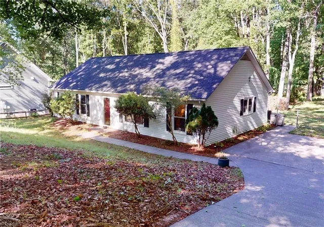 3rd image of 5308 Westrock Dr, Pfafftown, NC 27040 | MLS# 1229045