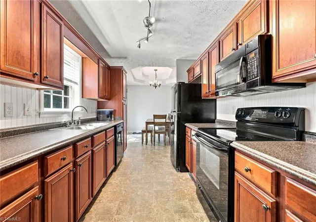 Photo 3 of Single family home for sale at 314 Conrad Cir, Thomasville, NC 27360 | MLS# 1233049 | Listing updated on 2026-09-20
