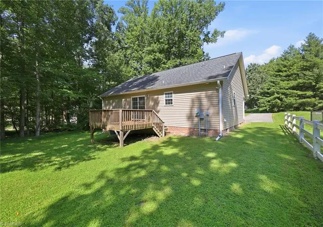 Photo 4 of Single family home for sale at 314 Conrad Cir, Thomasville, NC 27360 | MLS# 1233049 | Listing updated on 2026-09-20
