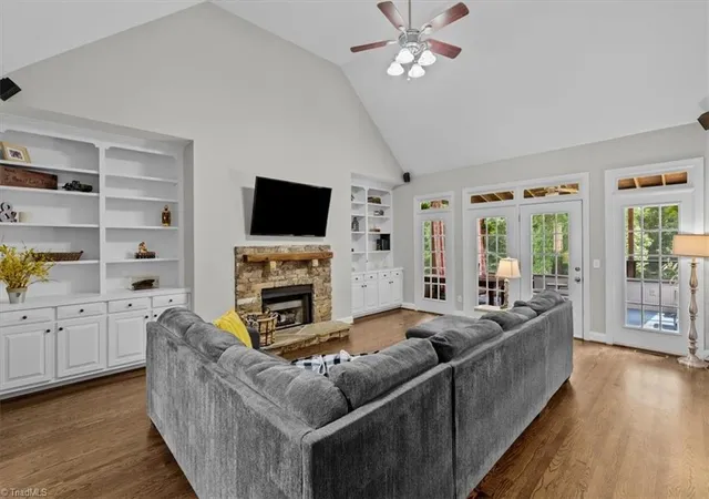 Photo 3 of Sale Pending at 1912 Ridge Oaks Ct, Oak Ridge, NC 27310 | MLS# 1233692 | Listing updated on 2026-10-07