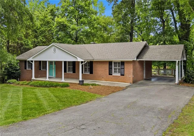 Photo 2 of Sale Pending at 4971 Stonington Rd, Winston Salem, NC 27103 | MLS# 1225532 | Listing updated on 2026-10-23