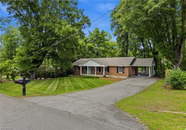 Photo 3 of Sale Pending at 4971 Stonington Rd, Winston Salem, NC 27103 | MLS# 1225532 | Listing updated on 2026-10-23
