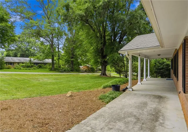 Photo 3 of Sale Pending at 4971 Stonington Rd, Winston Salem, NC 27103 | MLS# 1225532 | Listing updated on 2026-10-23