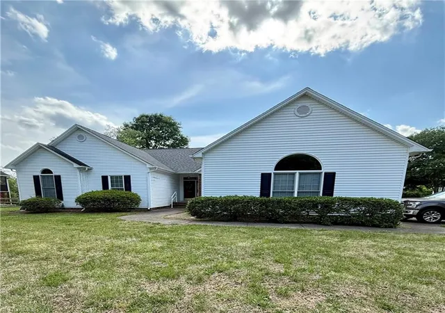 Photo 3 of Single family home for sale at 201 Brookfarm Trl, Lewisville, NC 27023 | MLS# 1223872 | Listing updated on 2026-08-31