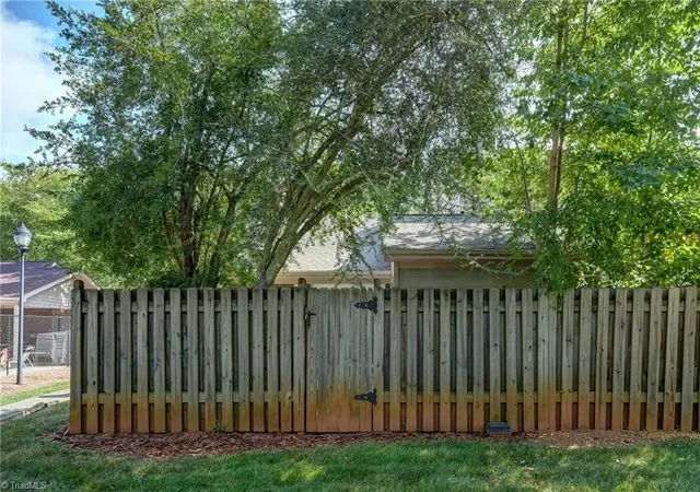 21st image of 2627 Cottage Pl, Greensboro, NC 27455 | MLS# 1226891