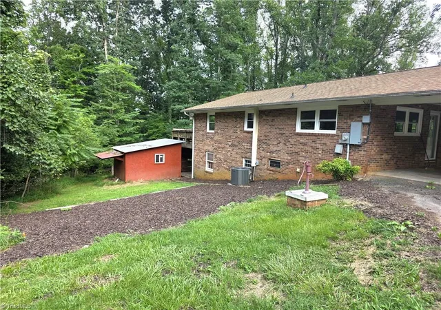4th image of 146 King Park Cir, Mount Airy, NC 27030 | MLS# 1229105