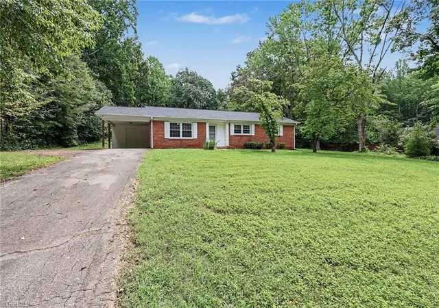 3rd image of 575 Alpine Rd, Winston Salem, NC 27104 | MLS# 1231156