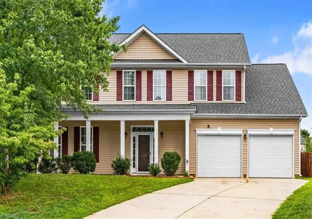 Photo 2 of Sale Pending at 6400 Estes Ct, Greensboro, NC 27410 | MLS# 1233254 | Listing updated on 2026-09-30